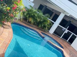 Centrepoint Motor Inn, hotel sa Rockhampton