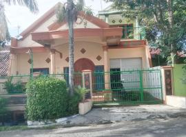 Thompson Guest House & Pet Hotel Banyuwangi, Hotel in Banyuwangi