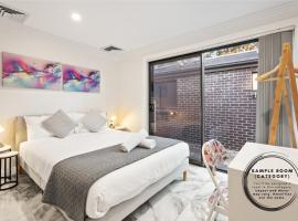 Boutique Queen Room - Centrally Located at Glenfield - Shared Bathroom, hotel a Glenfield