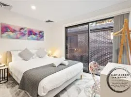 Boutique Queen Room - Centrally Located at Glenfield - Shared Bathroom