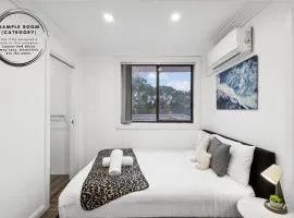 Luxe Double Ensuite Room - Centrally Located at Glenfield