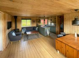 Red Wooden House With Spa Near Knudeklinterne, hotell sihtkohas Fur