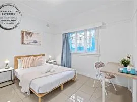 Boutique Double Room - Centrally Located at Granville - Shared Bathroom