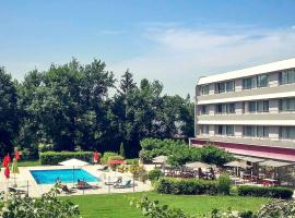Ussac में, होटल Mercure Brive