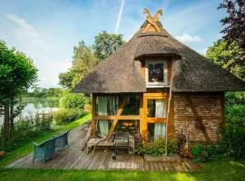 Fisher's Cottage By Lake With Magical Garden