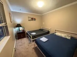 Surrey Guesthouse near King George Blvd - Free Parking & Wi-Fi