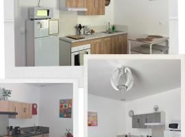 Les Cerisiers - Appartements entièrement équipés - Parking privé, Hotel in Damparis