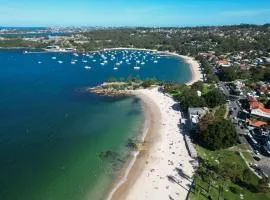Mosman 2BR Apartment-Near Beaches-Sleeps 6-Balcony & Fast WiFi