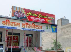 OYO Hotel Small Town, hotel a Alīgarh