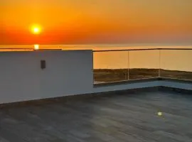 Penthouse med privat saltvannsbasseng på Esentepe Beach
