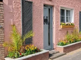 Harry Clarke Mews at the Castle Hotel