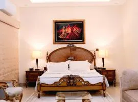 The Grandeur Suite 1