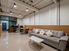 The house chinatown 3BR