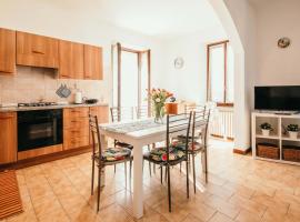 Appartamento Ortensia - Meina, hotel i Meina