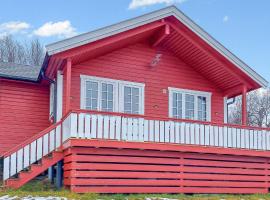 Cozy Home In Botenhamn With House A Mountain View, Hotel in Botnhamn