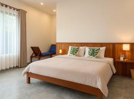 Spacious Studio Villa, Salt Water Pool, Jacuzzi, Hotel in Phumĭ Kruŏs