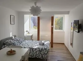 Charming comfortable studio apartment - peaceful and central