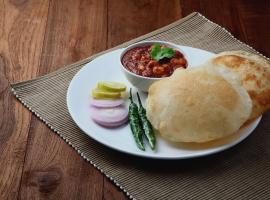 Super L'Elegant Hotel & Banquet Nearest Vaishali Metro Station, hotel a Ghaziabad