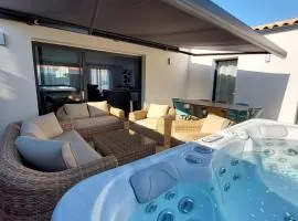 Maison classée 4 étoiles avec jacuzzi proche plages
