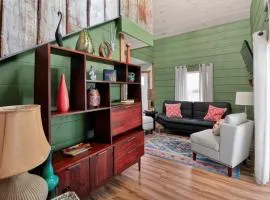 Downtown Modern Arts District Loft with Boat Parking