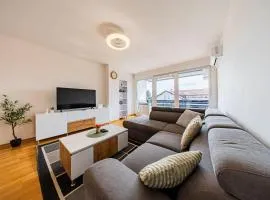 Zagreb 212 - Airport - 1 Bedroom - Balcony - New - Apartment - Loggia - Flexible Keybox Entry - Modern - Monthly Rent - WiFi