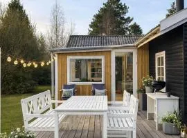 Lille Oase Med Stor Terrasse Og En Hyggelige Have
