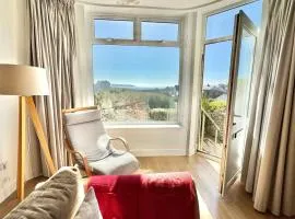 24 CLIFF APARTMENT-3 BED-GROUND FLOOR-SEA VIEWS