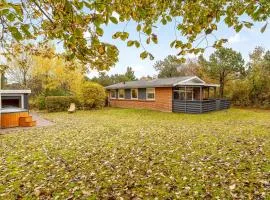 Cozy Holiday Home With A Wilderness Bath And Covered Terrace