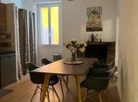 Appartement plein centre avec parking