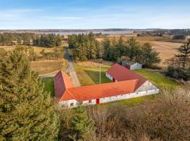 Large Holiday Home With Modern Facilities For 10 People、Bedsted Thyのホテル