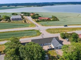 16-Person Holiday Home With View Over The Water And Wilderness Bath, Hotel in Thisted