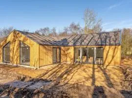 Luxury Pool House For 20 People With Activity Room And 6-Person Outdoor Spa