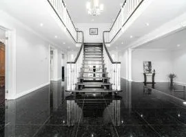 Brampton Mansion Getaway!