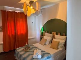 Kaz'Baduel piscine, terrasse et jacuzzi privatif, wifi et climatisation, Hotel in Cayenne