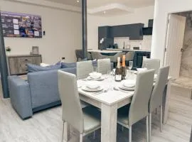 Cumberland Street Apartments by Happy Days