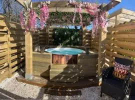 Luxury Cabin With Hot Tub