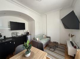 Le Welcome Maison Reve Excellence, hotel em Écommoy
