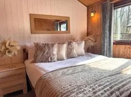 Snowdrop 9 Hot Tub-Woodlandlodges-Pembrokeshire