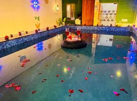 Prathvi Cottages-04, hotel Lakhnauban