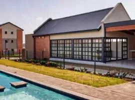 The Knights Luxury Apartment