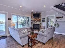 Eikedahls' Shoreview Cottage