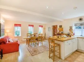 2 Bed in Llandogo 93650