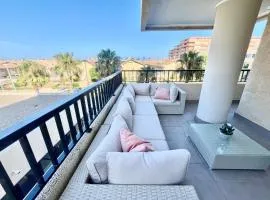 Complejo de playa con terraza