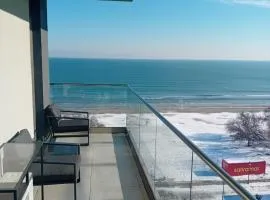 Mamaia Dream1 by CB SeaFront in Spa & Pools Resort