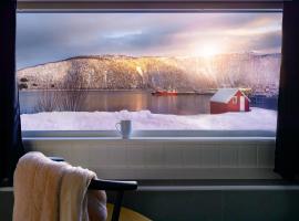 Sea & Aurora Views, New 1BR near Segla-Hesten, hotell sihtkohas Senja