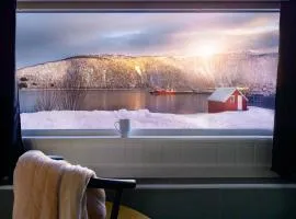 Sea & Aurora Views, New 1BR near Segla-Hesten