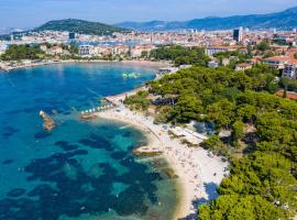 Beach Villa at Split top location, hotell i Split