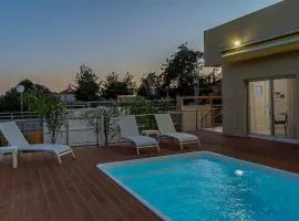 Villa Variana with private pool in Kifisia