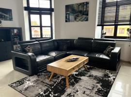 Apartamenty Łuczkowskiego z widokiem na Studnię 1 102m2، فندق في تشيلم