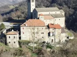 Via Castello Gombola 24